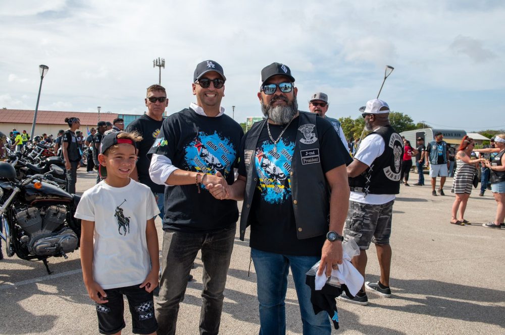 Minister Dangui Oduber a duna apertura na “Iron Order Motorcycle Club Aruba” su “Bike Ride”