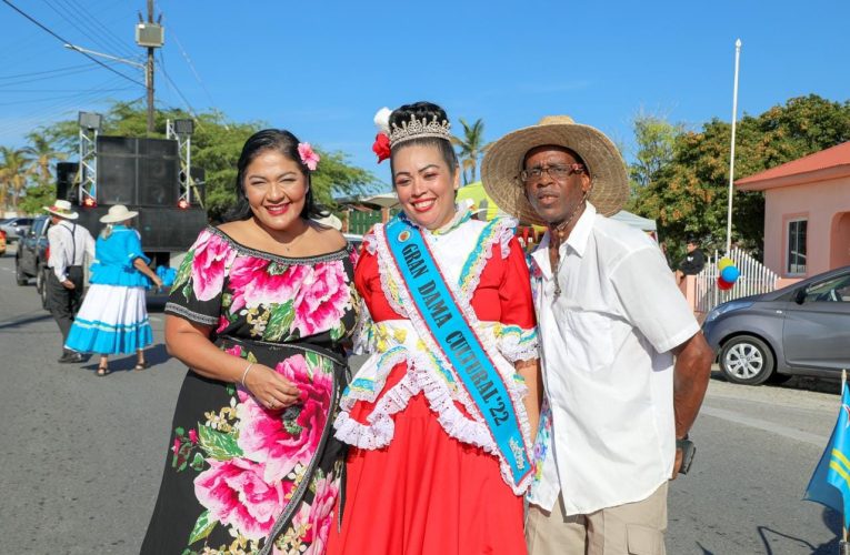 MINISTER DI CULTURA PRESENTE NA PARADA CULTURAL DI BRAZIL