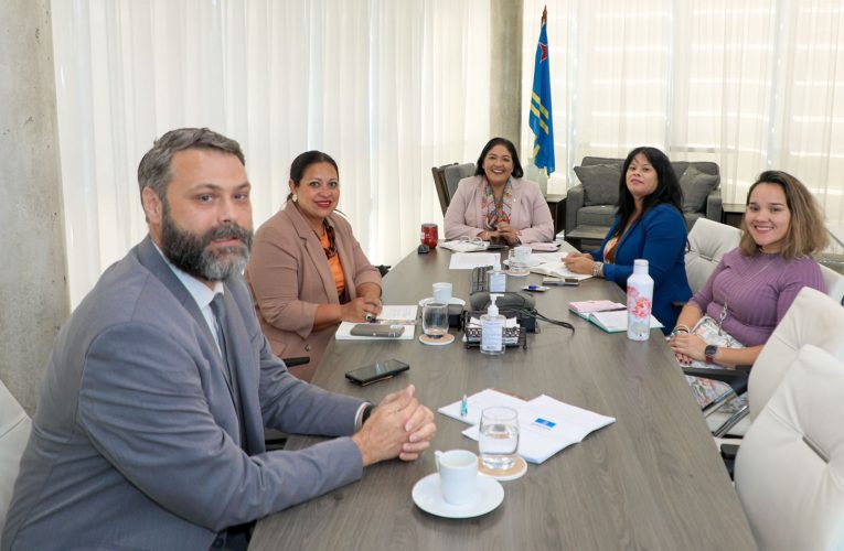 Minister Maduro di Cultura ta informa: UNESCO Aruba ta preparando pa Aruba ta anfitrion di e conferencia regional di MOWLAC na november 2022