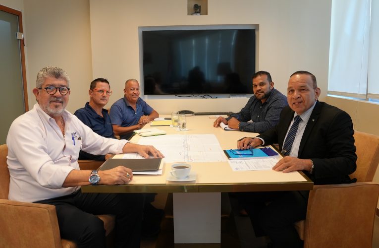 MINISTER ENDY CROES A REUNI CU DIRECTIVA DI ARUBA MOTORSPORTS FOUNDATION.