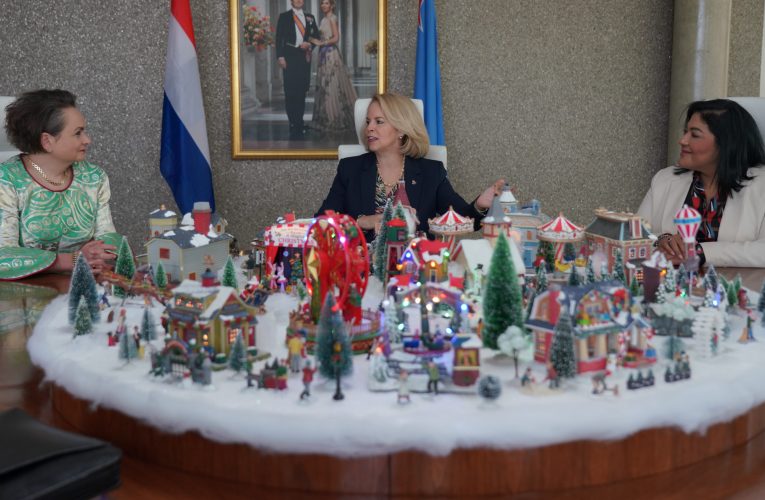 Prome Minister Evelyn Wever-Croes :