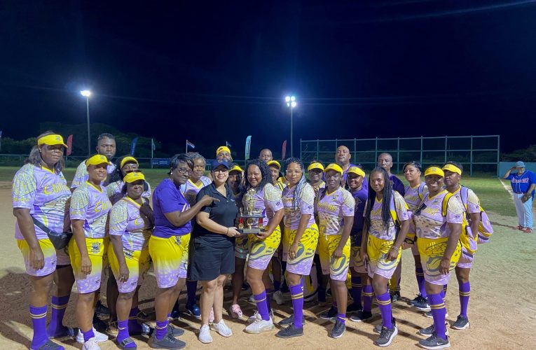 Aruba Bank a contribui na torneo di softball di Sweet Devils Aruba