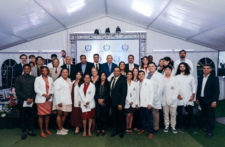 MINISTER ENDY CROES A HIBA PALABRA NA “WHITE COAT CEREMONY” DI AMERICAN UNIVERSITY SCHOOL OF MEDICINE ARUBA.  