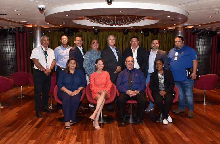 Minister Dangui Oduber: DELEGACION DI ARUBA A KEDA INVITA PA UN RECORIDA RIBA CARNIVAL CRUISE LINES