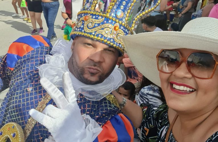 Minister Xiomara Maduro ta felicita nos muchanan cu un bunita Parada di Carnaval na Playa