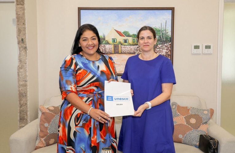 Minister Xiomara Maduro a reuni cu sra. Anna Paolini cu ta e representante nobo di UNESCO pa region di Caribe