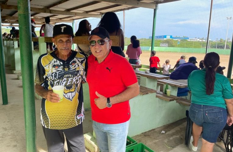 MINISTER ENDY CROES A PRESENCIA E PARTIDO FINAL ENTRE DECOS Y STRINGERS DEN LIGA 50 PLUS