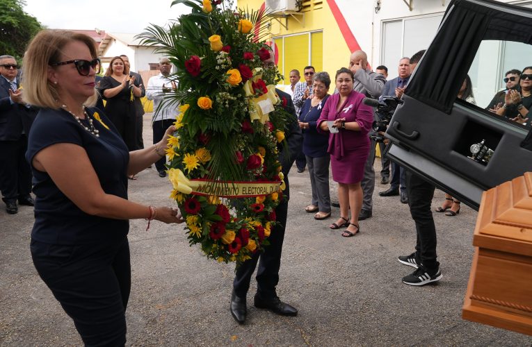 Partido MEP :Lider di partido MEP Evelyn Wever-Croes: DANKI HARRY CROES PA E LEGADO CU BO A LAGA PA TUR ARUBIANO CU TA STIMA NOS DUSHI ARUBA MANERA ABO A STIMA NOS PAIS