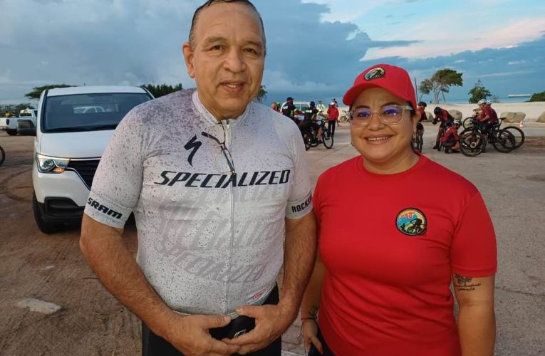 MINISTER ENDY CROES A PARTICIPA DEN E AWARENESS RIDE 2023 ORGANISA PA BIKING SQUAD ARUBA