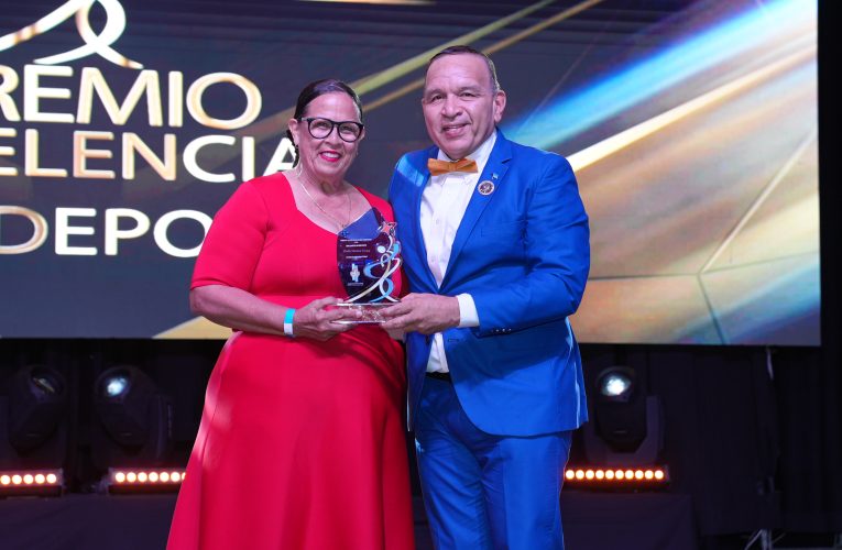 DURANTE E ANOCHI DI PREMIO EXCELENCIA DEN DEPORTE, A RECONOCE BALUARTE DEN DEPORTE 2022, SRA. MARLIN “MAYENS” TROMP PA SU GRAN TRAYECTORIO