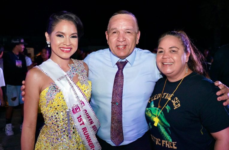 MINISTER ENDY CROES A CORONA TIANA TROMP COMO REINA DI COLEGIO E.P.I. 2024