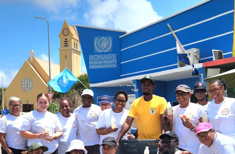 Bonaire Human Rights Organization ta kolabora ku Kooyman, Total Safety First I Keller Williams Real Estate den tremendo Bon Doet 2024