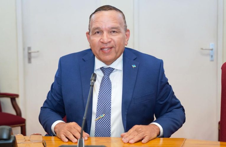 MINISTER ENDY CROES A REUNI CU COMISION FIHO DI DEPORTE DI PARLAMENTO