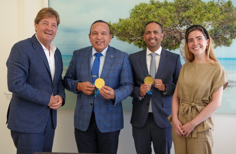 MINISTER ENDY CROES A RICIBI E PROME MEDAYA DI E DI 6 EDICION DI KLM MARATHON 2024