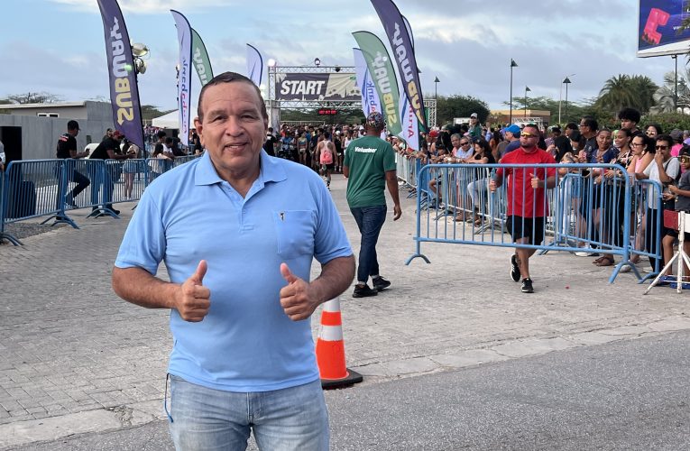 MINISTER ENDY CROES TA FELICITA ARUBA BANK CU NAN EXITOSO WALK AND RUN 2024