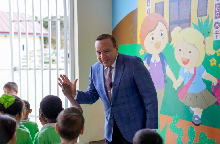 Minister Endy Croes: A INTRODUCI E PROYECTO RA RA RA KINDER GEHEUGENSPEL NA ARCO IRIS KLEUTERSCHOOL