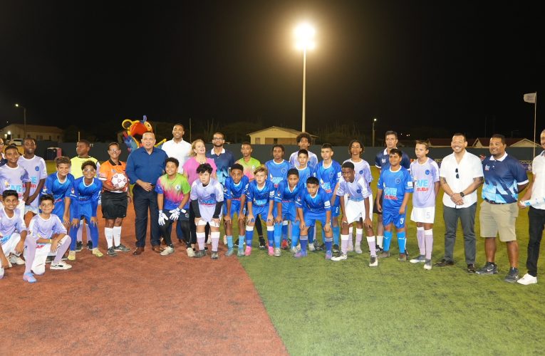 Minister Endy Croes: PUEBLO DI ARUBA TA CORDIALMENTE INVITA PA BIN PRESENCIA FINAL DI FUTBOL DI SCOL PREPARATORIO DURANTE E CLAUSURA DI WEGANAN ESCOLAR 2024 DIASABRA, 15 DI JUNI