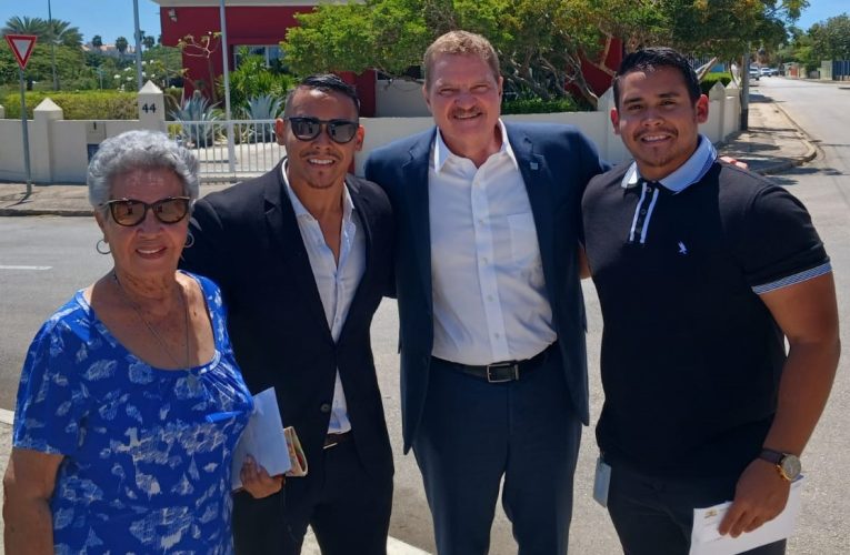 EMAN KIER MIRA UN CANDIDATO DI ARUBA PA PROXIMO ELECCION PA PARLAMENTO EUROPEO