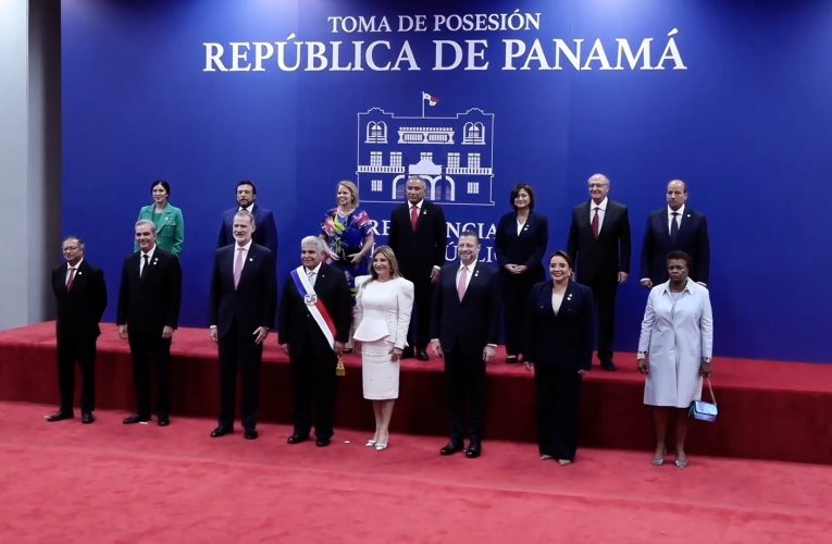 PROME MINISTER A ATENDE E ACTO CEREMONIAL DI TRASPASO DI MANDO PRESIDENCIAL NA PANAMA