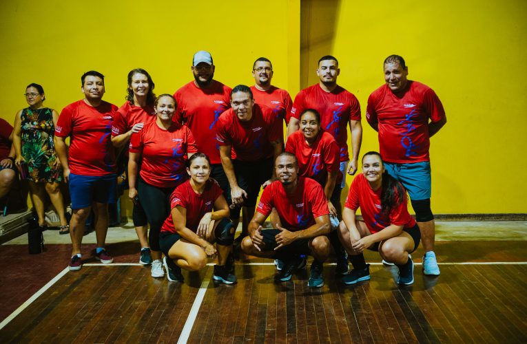 Aruba Bank su ekipo di volleyball a titula campeon di e torneo 5 Kamp