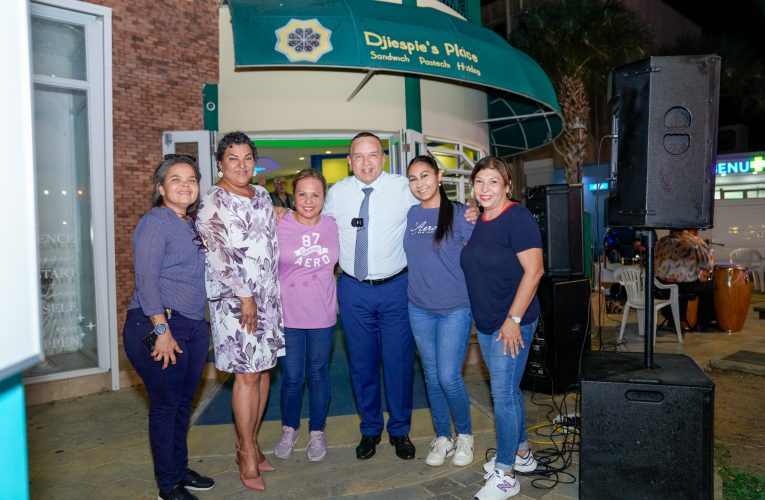 MINISTER ENDY CROES TA FELICITA FAMIA FRANKEN-GEERMAN CU 35 AÑA DI EXISTENCIA DI DJIESPIE’S PLACE  