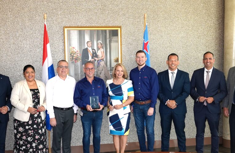 Prome Minister Evelyn Wever-Croes: GOBIERNO DI ARUBA A DUNA UN RECONOCIMENTO SPECIAL NA TELEARUBA