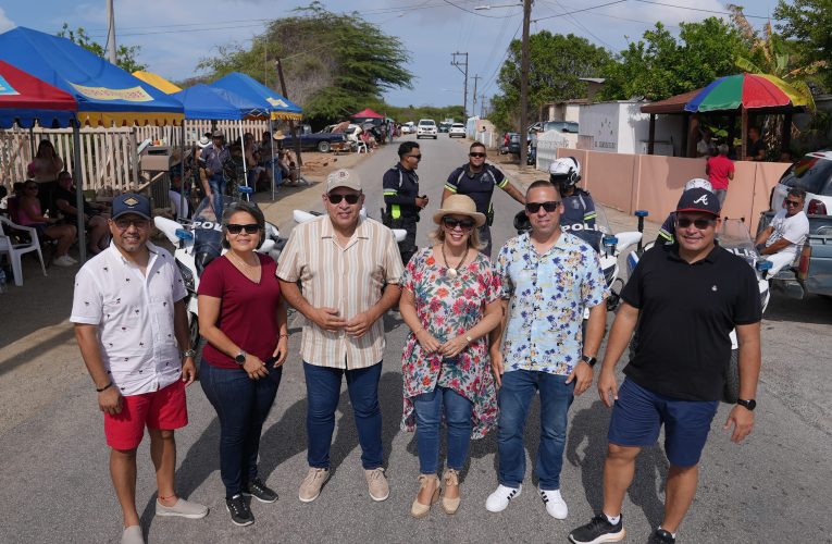 Prome Minister Evelyn Wever-Croes : FUNDACION CHICO HARMS UN BIAHA MAS CU UN PARADA FOLKLORE CULTURAL