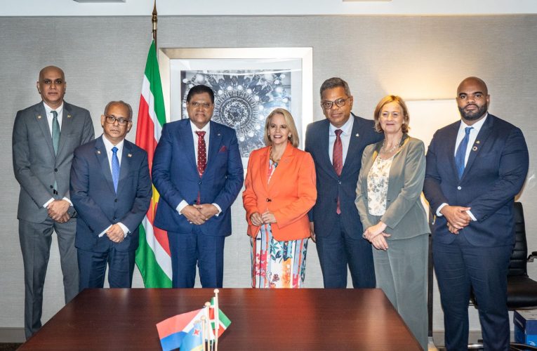 Prome Minister Evelyn Wever-Croes: Den conexion cu e reunion cu Presidente Santhoki di Suriname ARUBA Y SURINAME LO ESTRECHA LASONAN COMERCIAL, ECONOMICO Y CULTURAL