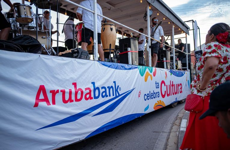 Aruba Bank ta celebra cultura hunto cu Bazjan durante di fin di siman