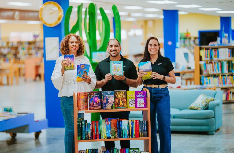 Aruba Bank a amplia e coleccion di Biblioteca Nacional Aruba cu un donacion generoso di buki