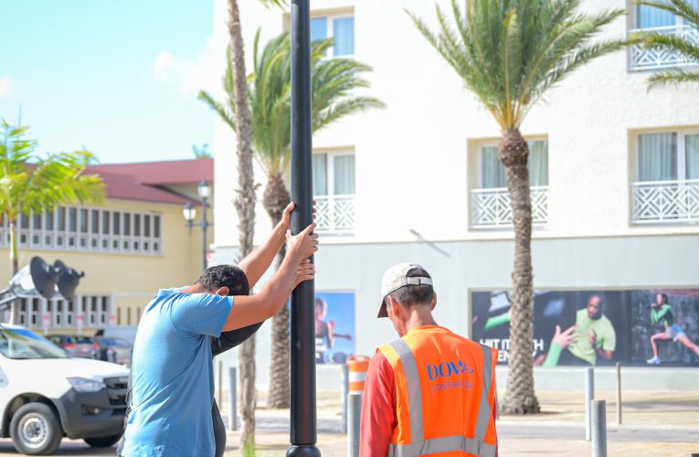 Minister Geoffrey Wever: Instalacion di 100 luz adicional y barinan nobo den cuadro di Revitalisacion di Oranjestad a cuminsa