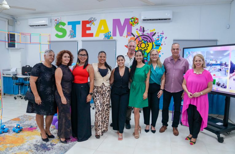 Prome Minister Evelyn Wever-Croes: COLEGIO FELIPE B TROMP NA NOORD A INAUGURA NAN “STEAM ROOM”