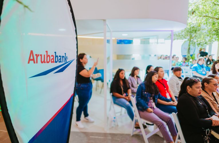 Tech Camp GRIT! di WOW Aruba a empodera mucha muhernan hoben Pa sigui un carera den tecnologia