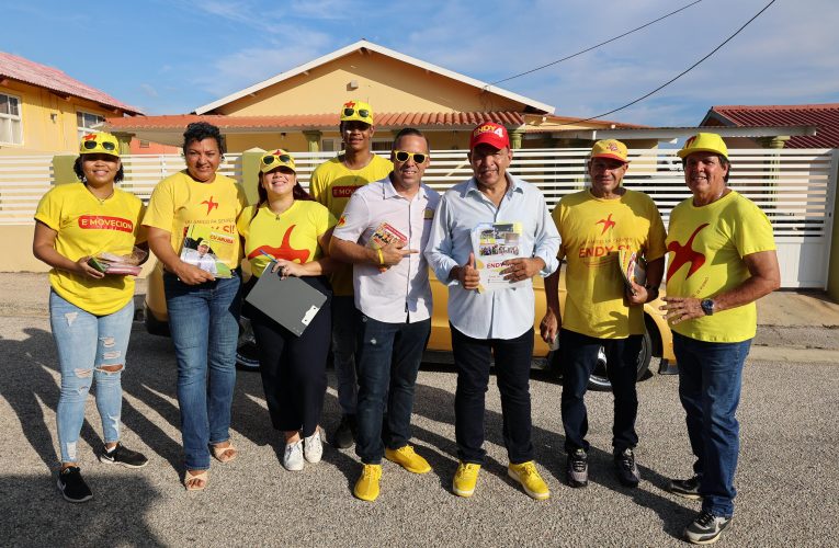 Endy Croes: DURANTE CAMPAÑA MASAL CU MEP CANANDO DI CAS PA CAS SAN NICOLAS A HABRI PORTA HANCHO PA RICIBI ENDY