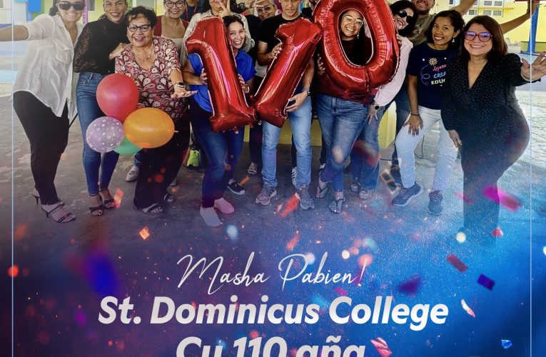 PROME MINISTER TA FELICITA TUR DOCENTE Y ALUMNO DI SINT DOMINICUS COLLEGE CU NAN DI 110 ANIVERSARIO